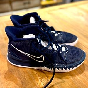 Nike Kyrie 7’s size 11.5 sneaker